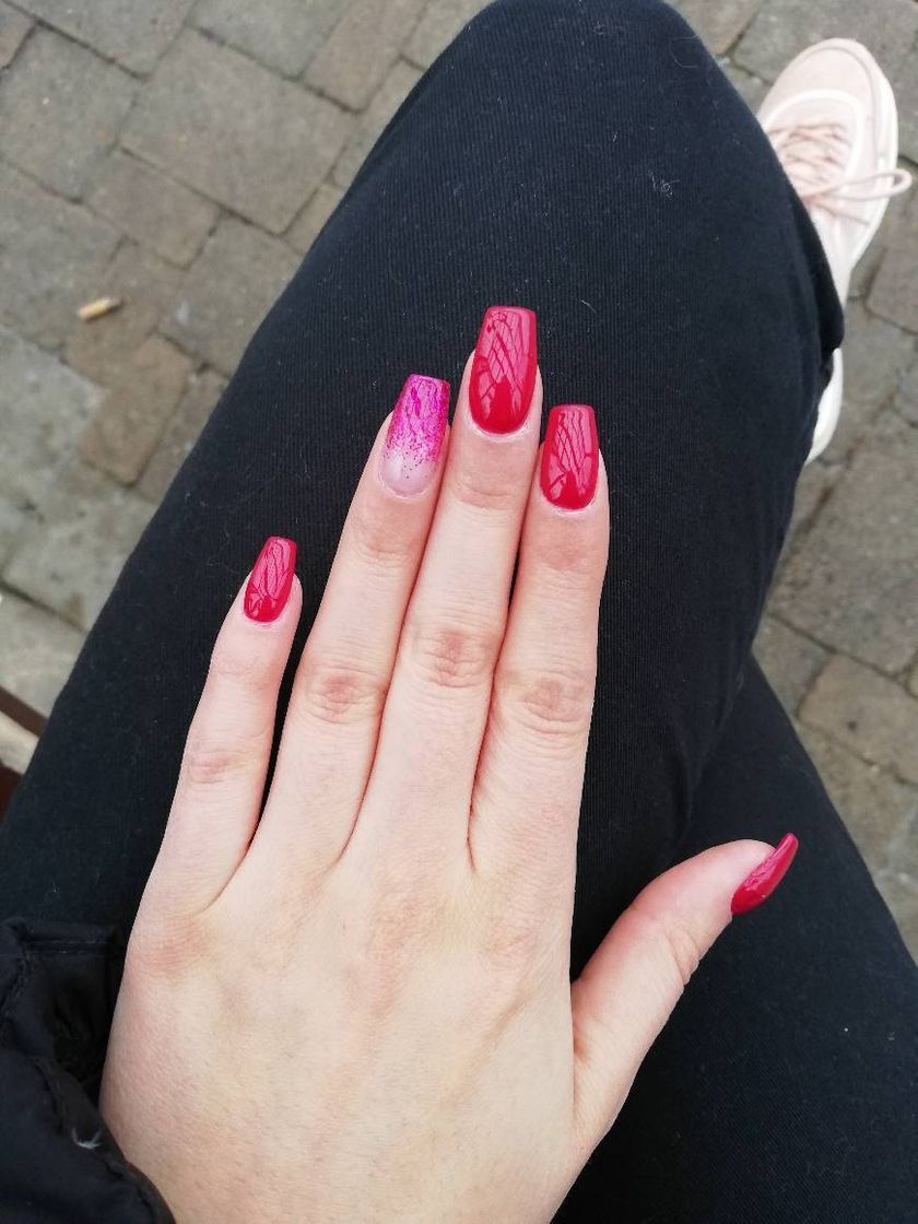 Moda Cherry red nails 🍒