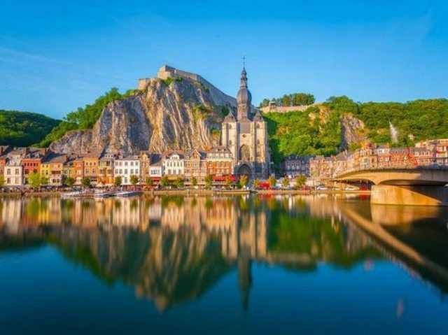 Place Dinant