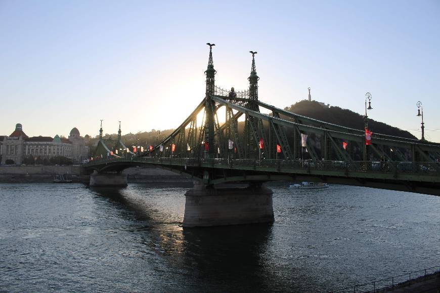 Place Puente de la Libertad