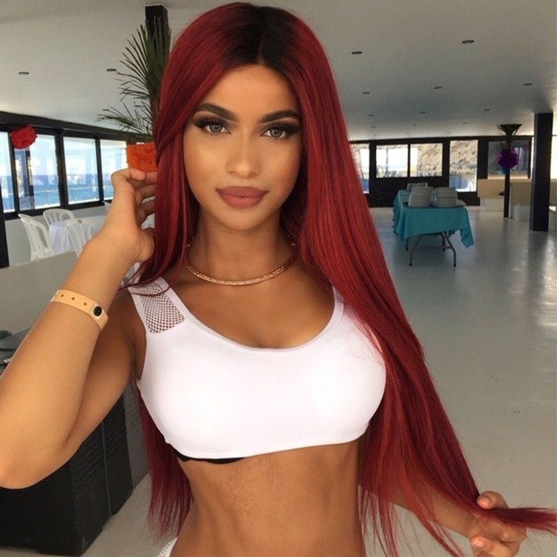 Fashion #winered 💇🏽‍♀️