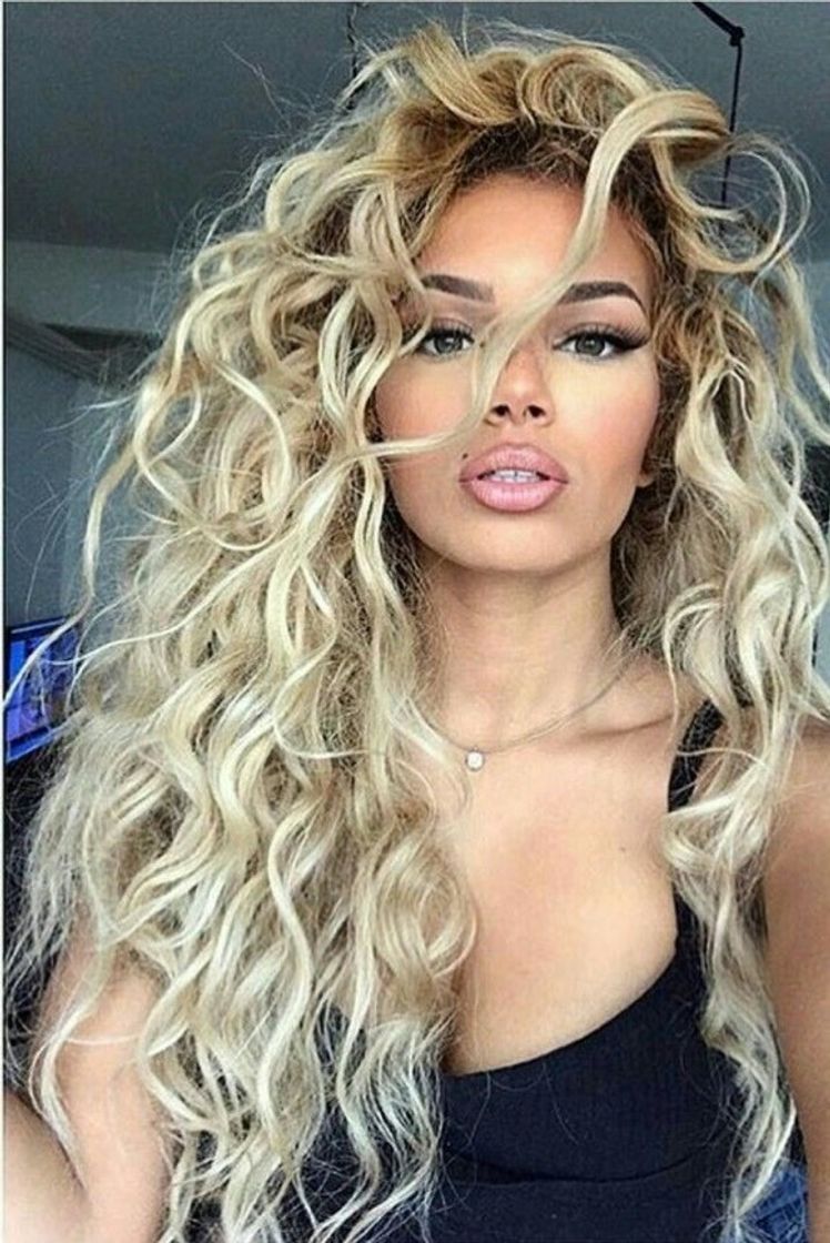 Fashion #curlyblonde 💇🏽‍♀️