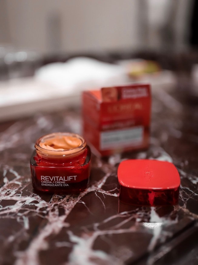 Product Creme de Dia Revitalift Ginseng Energizante