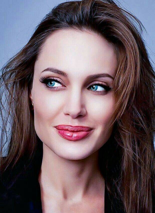 Fashion ANGELINA JOLIE