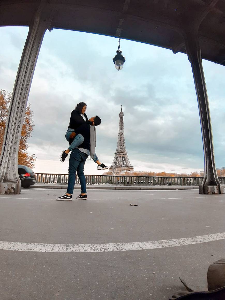 Place Pont de Bir-Hakeim