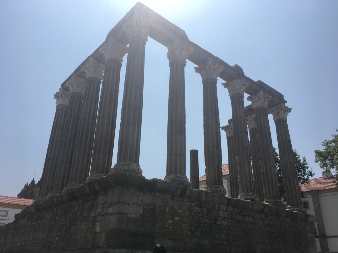 Place Templo romano de Évora