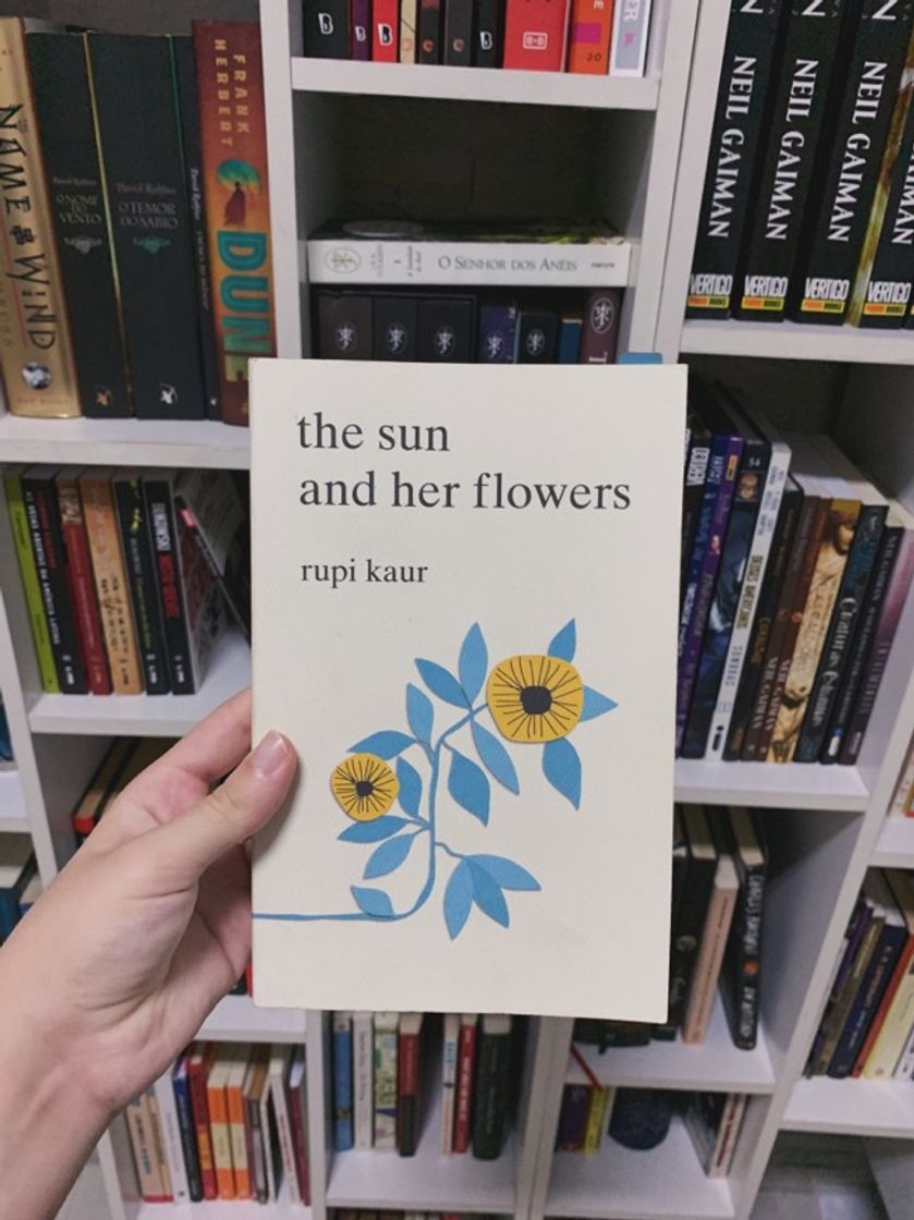 Libro The Sun And Her Flowers