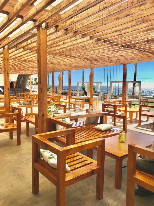 Restaurants GRANDE Beach Lounge, com altos pratos e cocktails