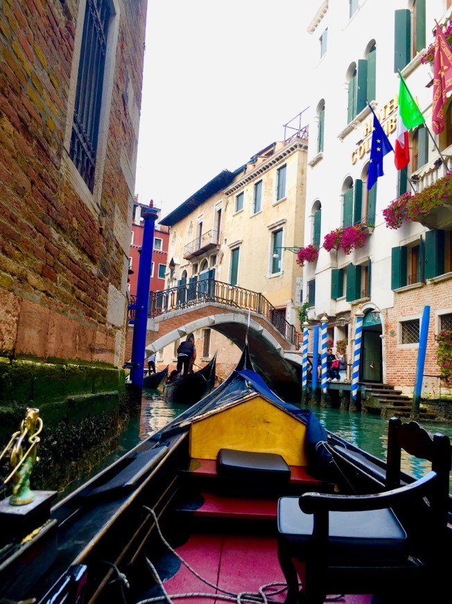 Lugar Gondola Rides