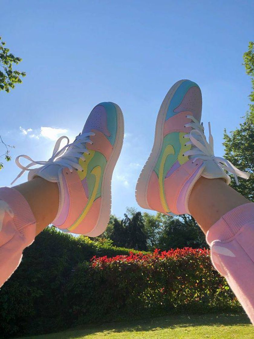 Moda tênis da nike colorido ✨