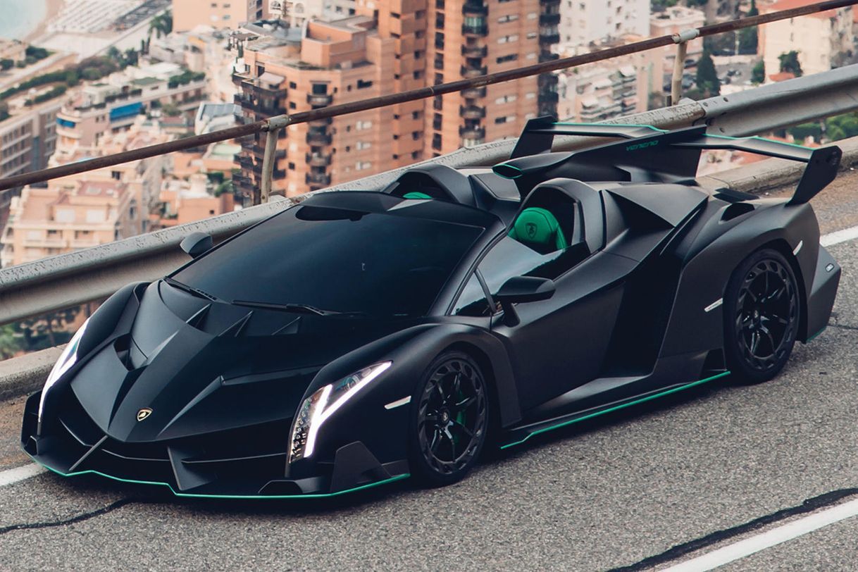 Social Lamborghini veneno