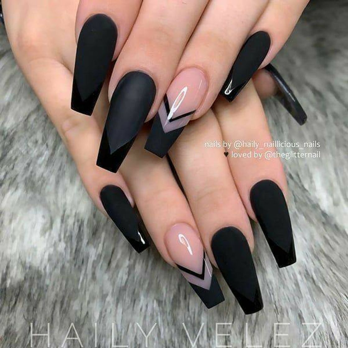 Moda Unhas pretas