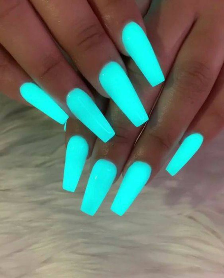 Moda Unhas que brilham no escuro