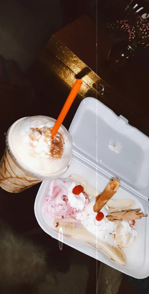 Restaurante Nevado  y banana split