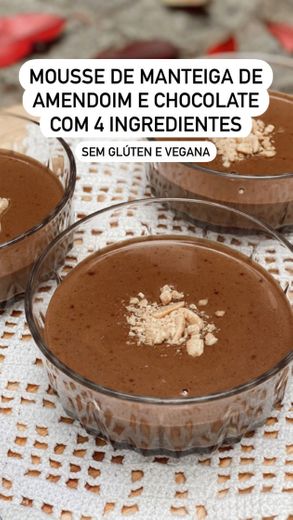 Mousse de Manteiga de Amendoim e Chocolate com 4 ingredientes - Sem Glúten e Vegana  