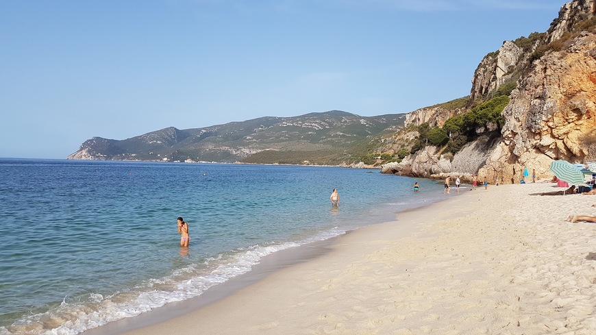 Place Figueirinha beach