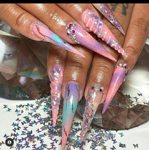 Unhas de princesa. 🌈😍