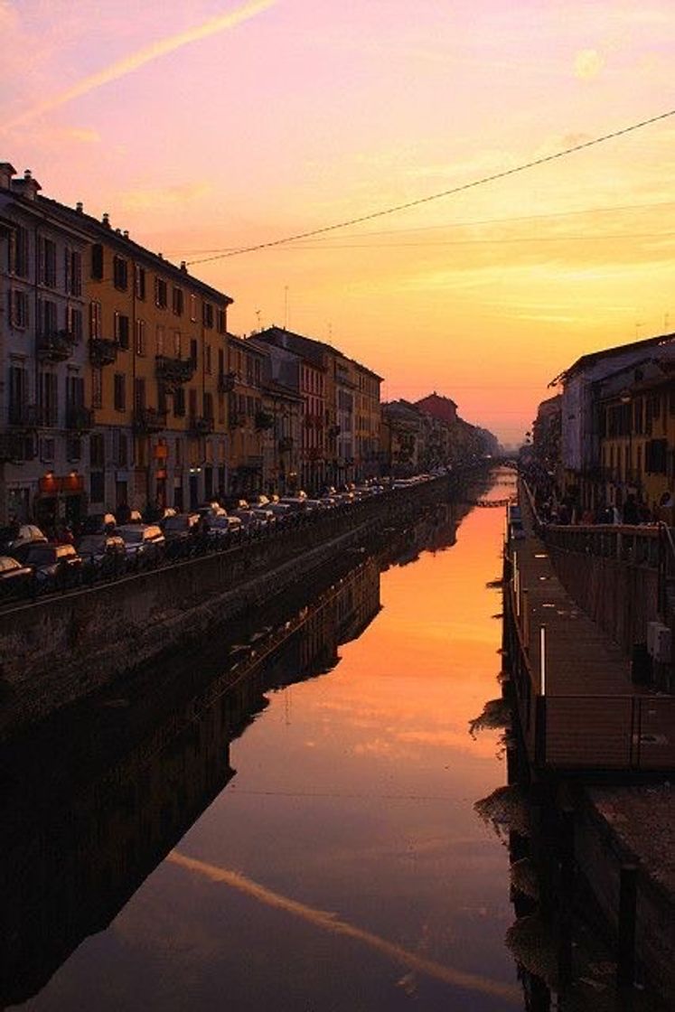 Lugar Naviglio Grande