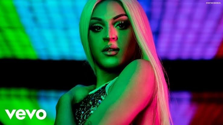 Canción No chão - Pabllo Vittar 