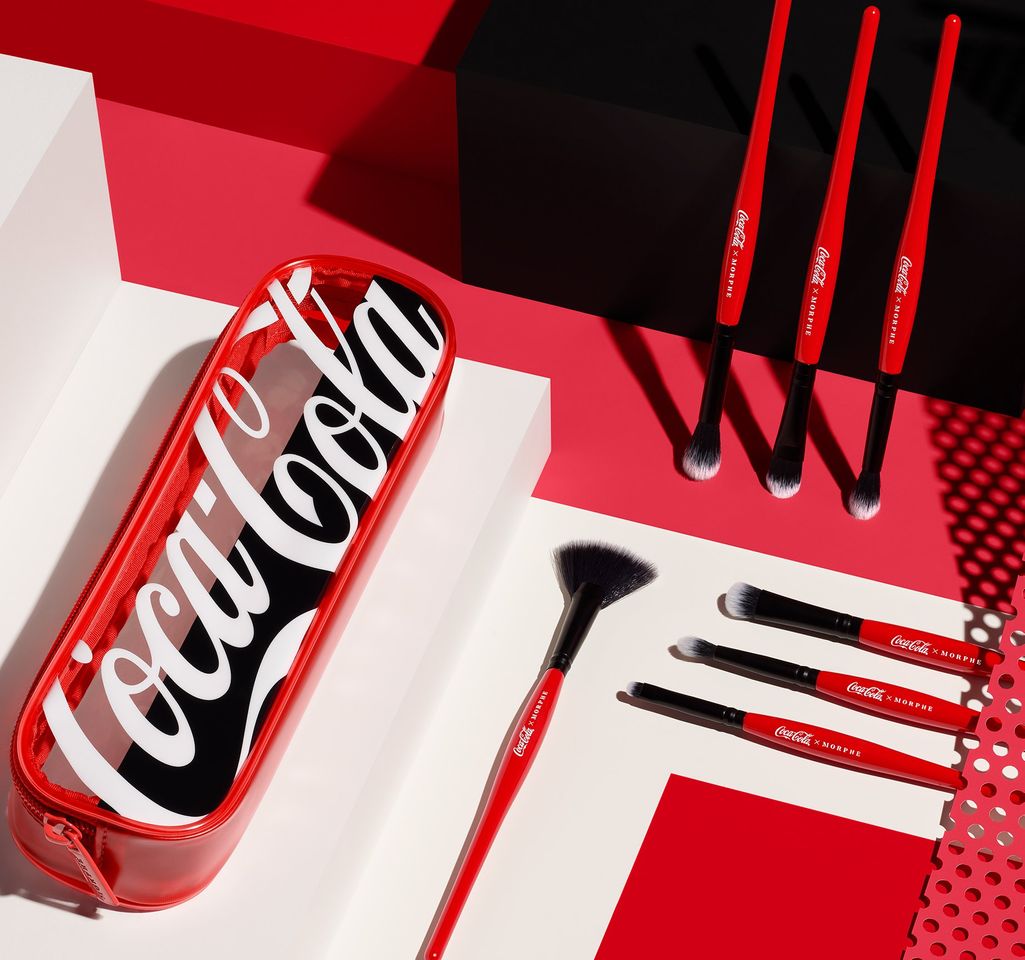 Moda COCA-COLA X MORPHE SWEEP IT REAL BRUSH COLLECTION