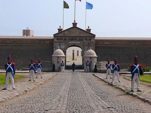 Lugar Fortaleza del Real Felipe