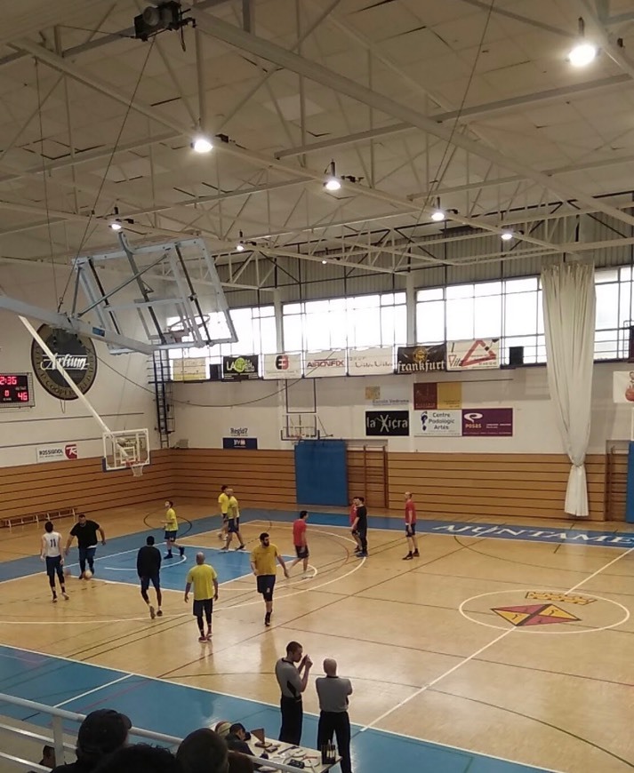 Lugar Pavelló, Camp Futbol, Pistes Tennis i Piscines Municipals