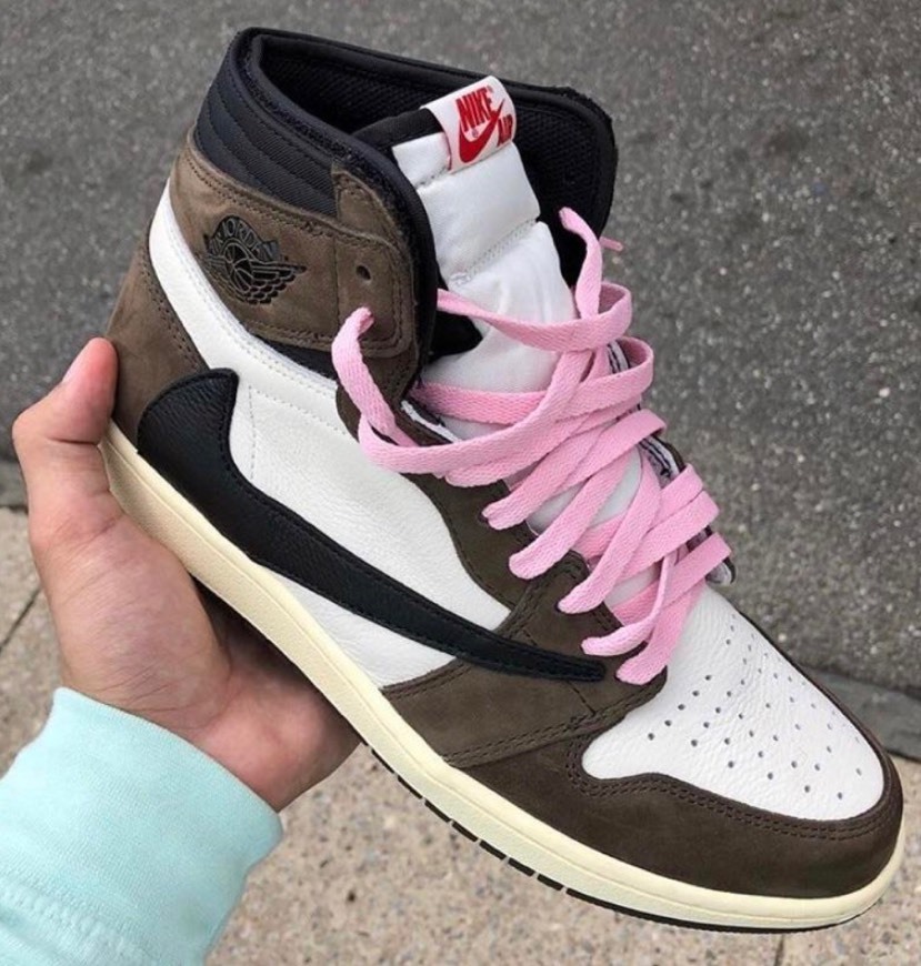 Product Travis Scott x Air Jordan 1 Retro High OG 