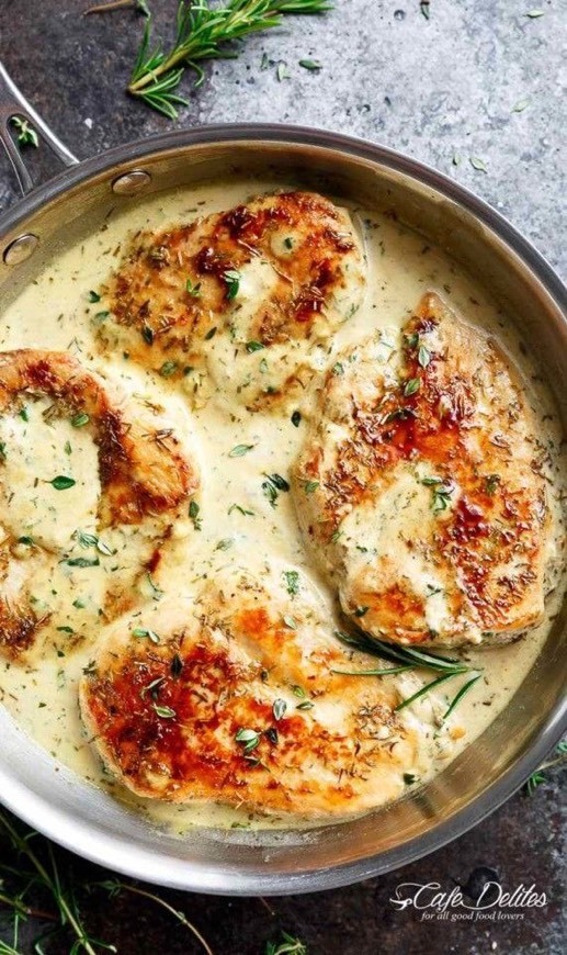 Moda Chicken breast’s with herbs sauce