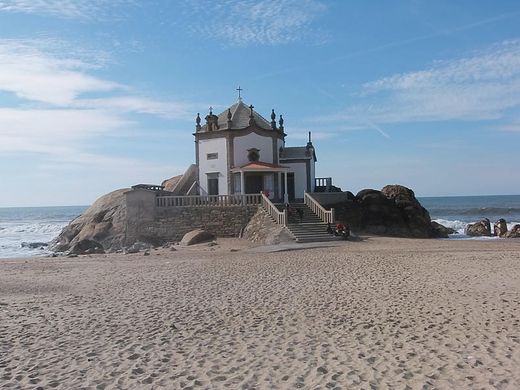 Senhor da Pedra beach
