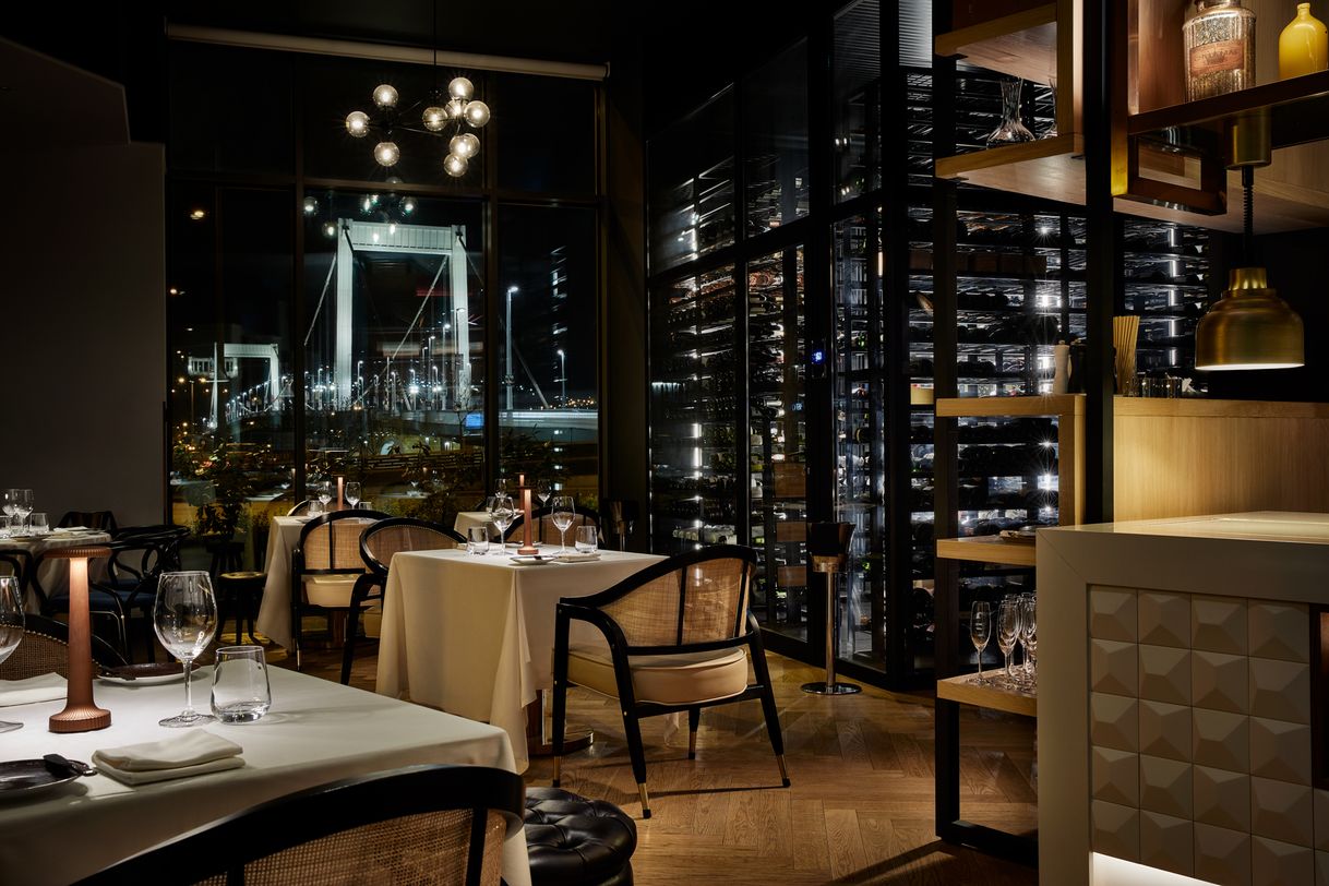 Restaurantes Spago Budapest by Wolfgang Puck