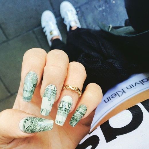 nails