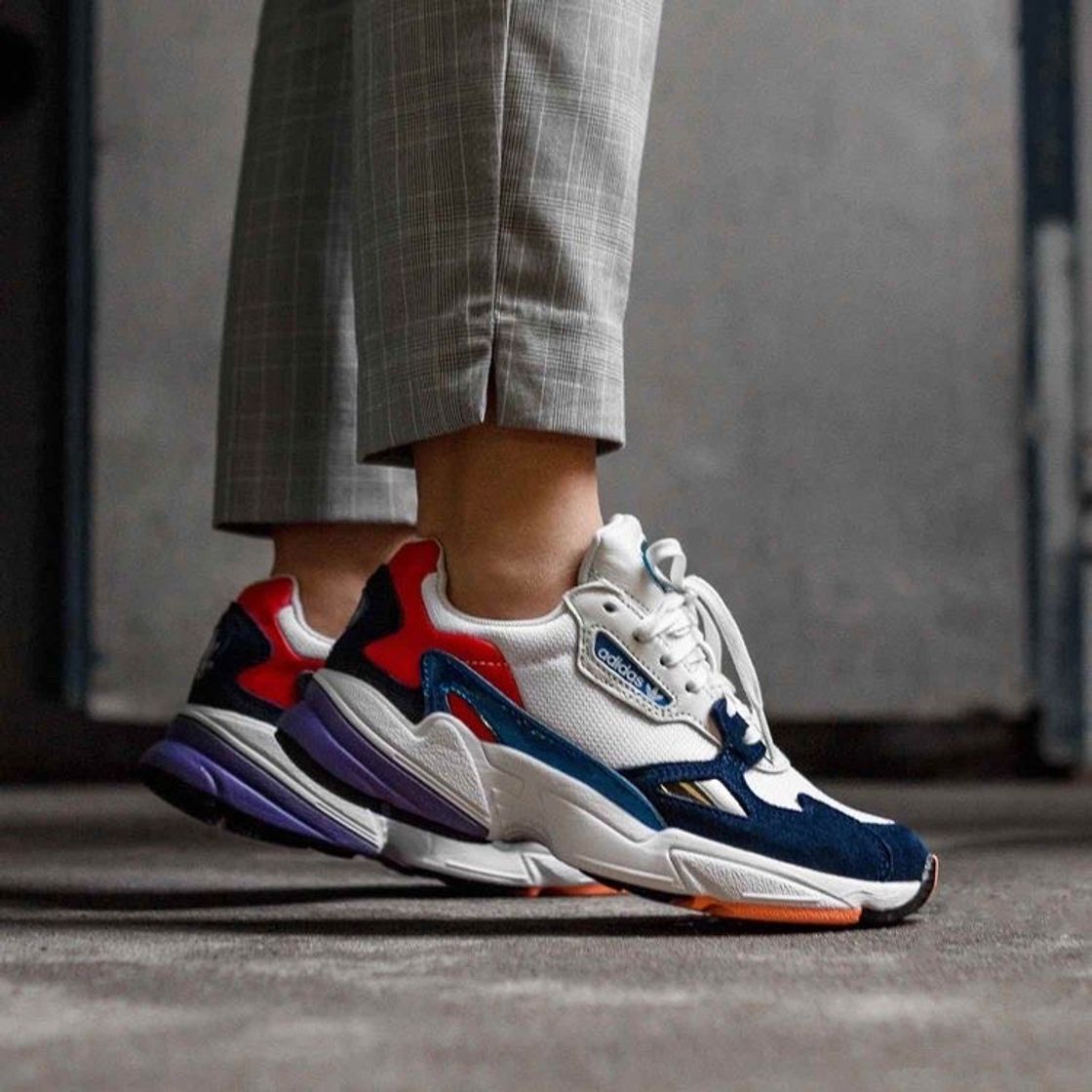 Moda Adidas falcon 