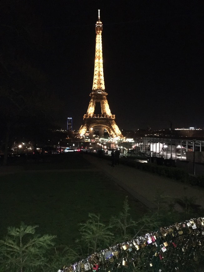 Place Torre Eiffel