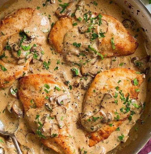 Pollo Marsala con salsa cremosa😋😋