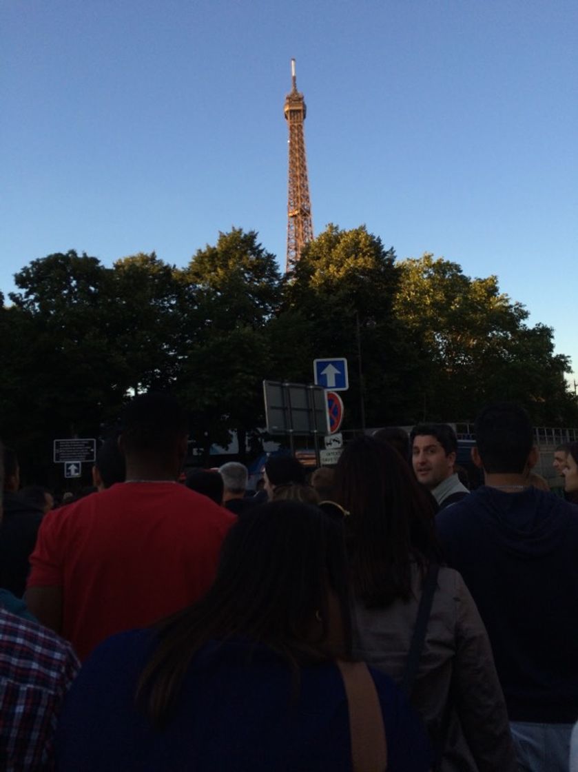 Place Torre Eiffel
