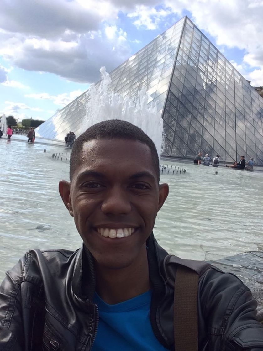 Place Museo del Louvre