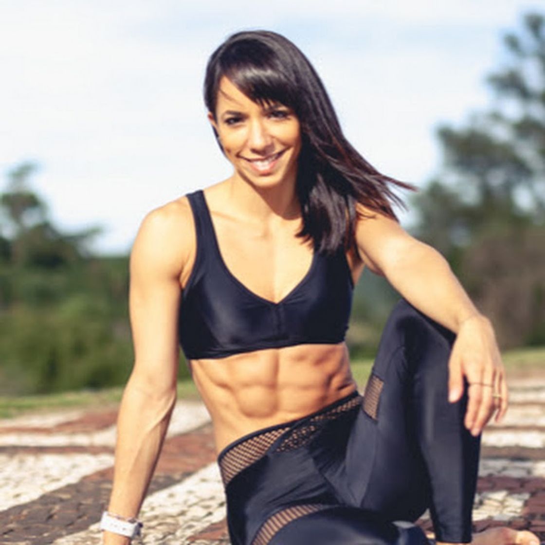 Social Carol Borba - Youtuber