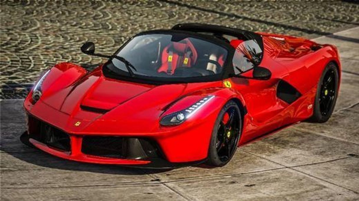 Social La Ferrari Aperta

