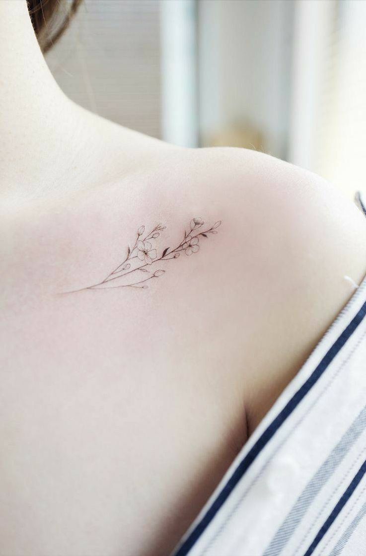 Fashion Tatuagem delicada caule com flores e folhas