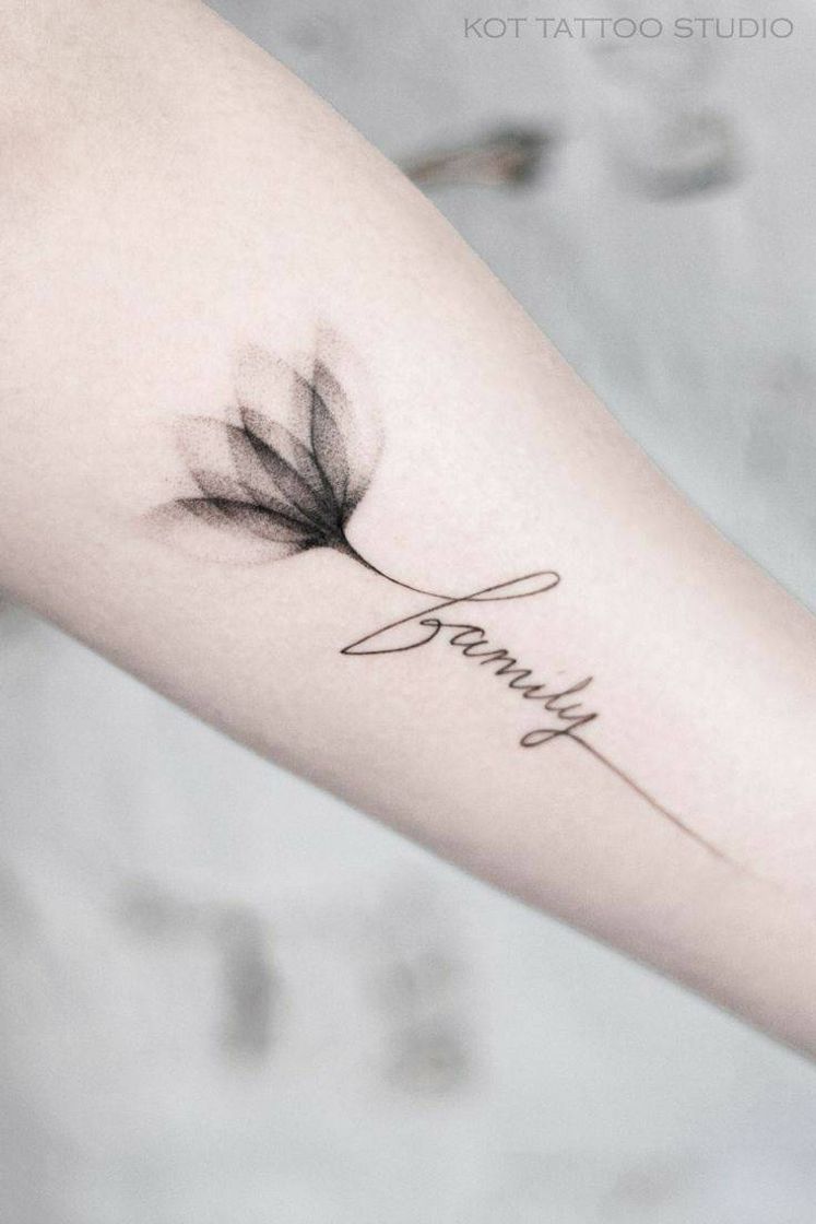 Fashion Tatuagem delicada "family" com flor no canto