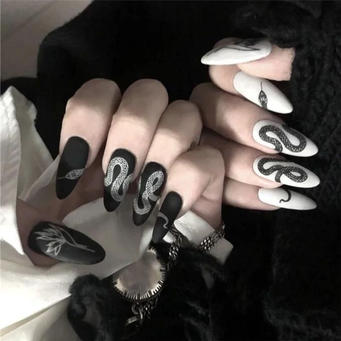 Moda aesthetic sneak nails 