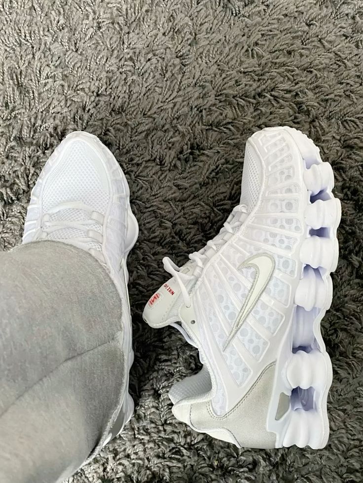 Social Nike Shox 
