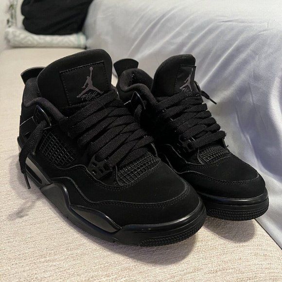 Social Jordan 4 Retro