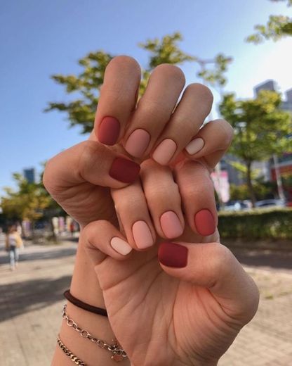 nails