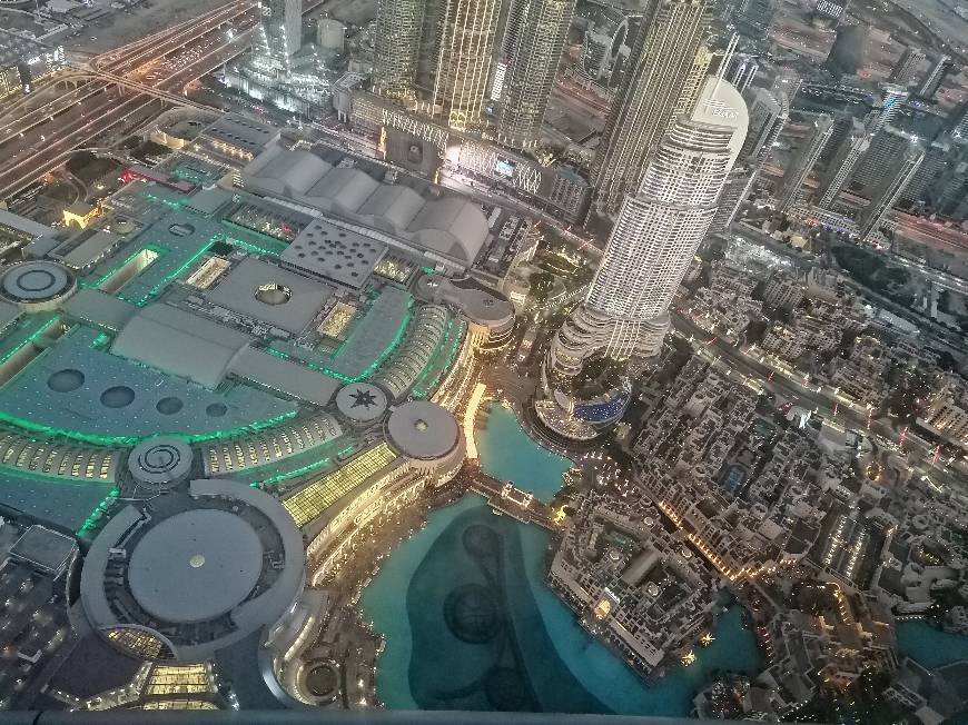 Lugar At The Top Burj Khalifa