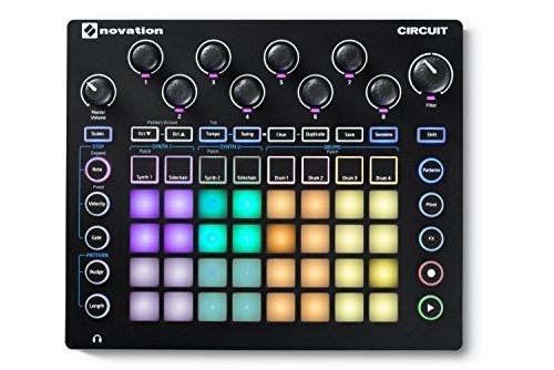 Lugar Novation - Caja de ranura para circuito con sintetizador