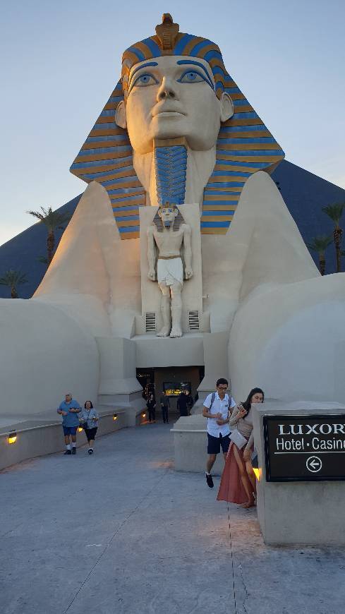 Lugar Luxor Hotel