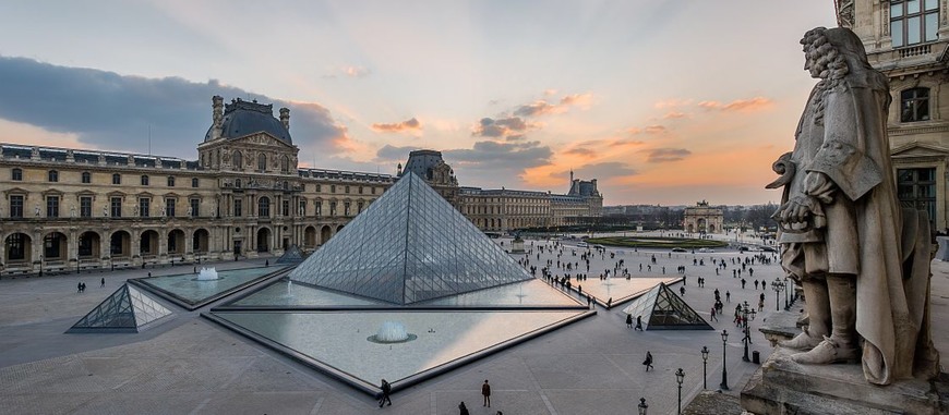 Place Museo del Louvre