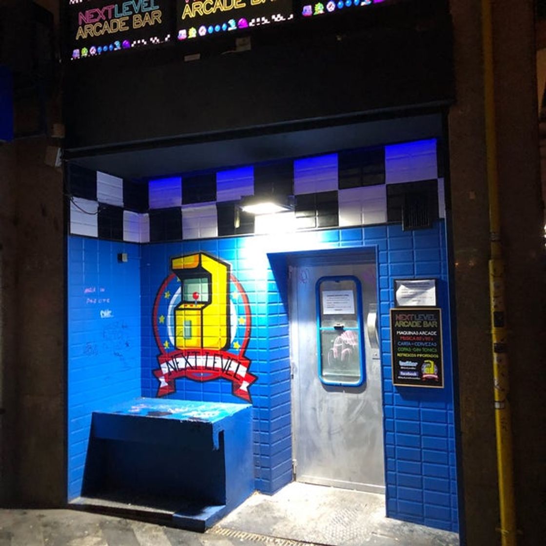 Restaurantes NEXT LEVEL Arcade BAR