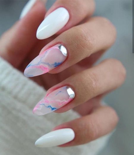 nails