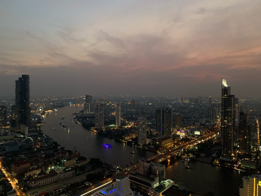 Place Sky Bar